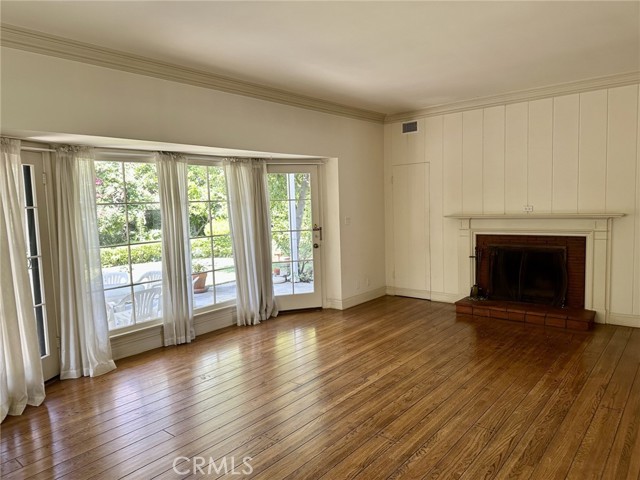 Detail Gallery Image 8 of 25 For 15453 Greenleaf St, Sherman Oaks,  CA 91403 - 2 Beds | 1/1 Baths