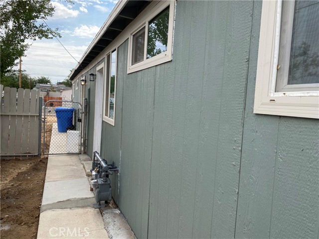 Detail Gallery Image 7 of 7 For 113 W Fredricks St, Barstow,  CA 92311 - 4 Beds | 2 Baths