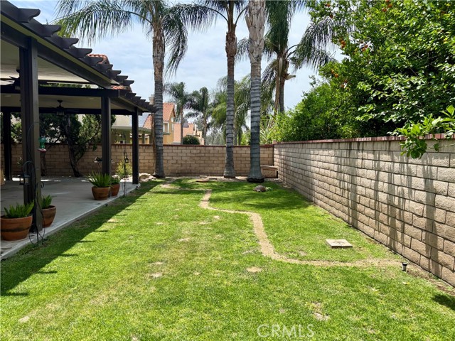 7440 Apple Blossom Court, Highland CA: https://media.crmls.org/medias/3e5fce50-a048-4d70-9dac-786b2c326e1d.jpg