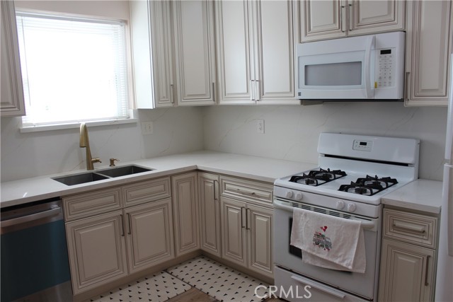 Detail Gallery Image 22 of 43 For 9812 S Denker, Los Angeles,  CA 90047 - 2 Beds | 1 Baths