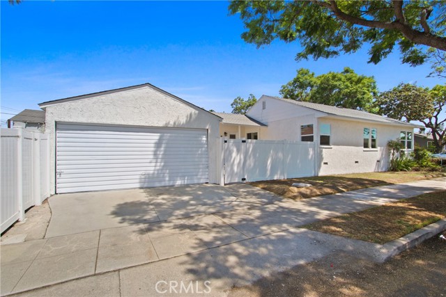 1801 E Curry Street, Long Beach CA: https://media.crmls.org/medias/3e61079c-b1ea-4a3d-8935-ae0dfad1482b.jpg