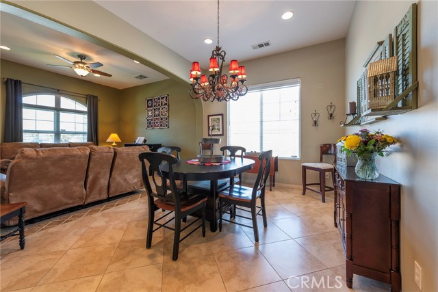Detail Gallery Image 14 of 53 For 31118 Lilac Way, Temecula,  CA 92592 - 4 Beds | 2/1 Baths
