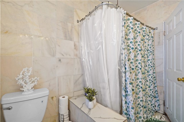 Detail Gallery Image 10 of 17 For 1178 N Edgemont St, Los Angeles,  CA 90029 - 3 Beds | 2 Baths