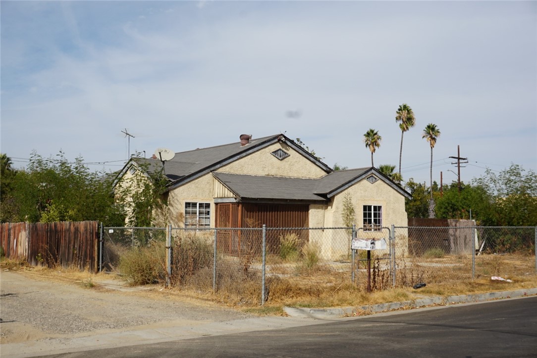 Detail Gallery Image 1 of 41 For 4519 Grove Ave, Riverside,  CA 92507 - 3 Beds | 1 Baths