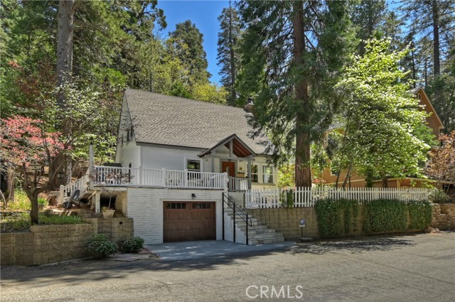 Detail Gallery Image 4 of 33 For 27899 Rainbow Dr, Lake Arrowhead,  CA 92352 - 3 Beds | 1/1 Baths