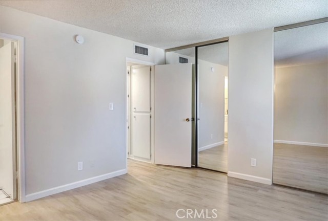 Detail Gallery Image 13 of 30 For 15215 Magnolia Bld #117,  Sherman Oaks,  CA 91403 - 2 Beds | 1/1 Baths