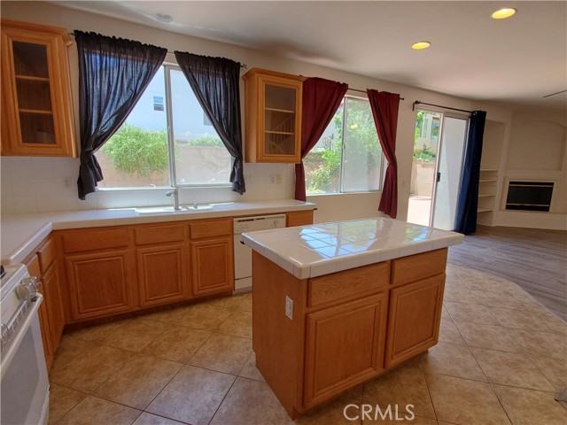 Detail Gallery Image 7 of 42 For 801 Megan Ct, Costa Mesa,  CA 92626 - 4 Beds | 3 Baths