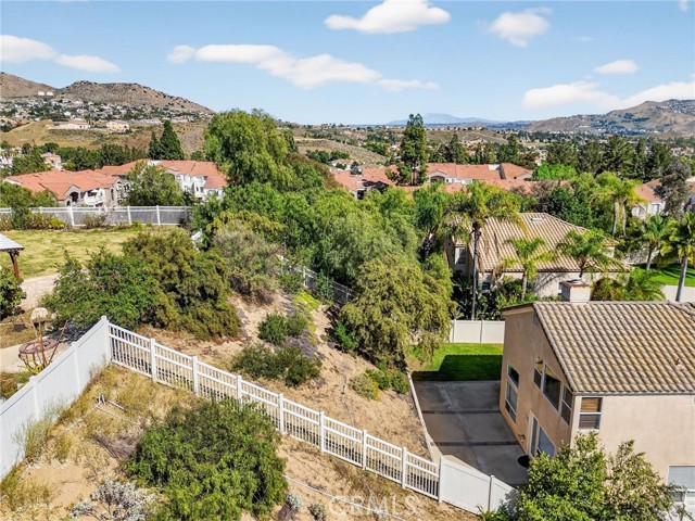 Detail Gallery Image 8 of 58 For 1937 Madera Cir, Corona,  CA 92879 - 4 Beds | 3 Baths