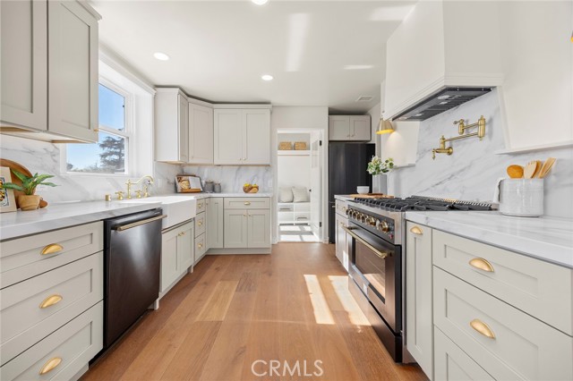 Image 12 of 33 For 840 Grandview Avenue