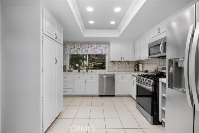 5904 Medio Luna Avenue, Bakersfield CA: https://media.crmls.org/medias/3e63ecc7-23c0-4b40-8c72-d067a2d6fc0f.jpg