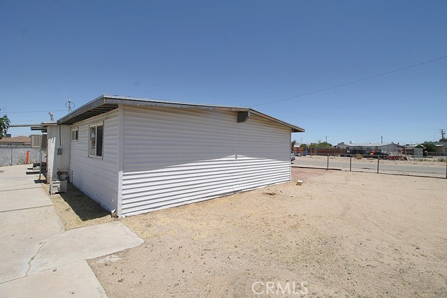 Detail Gallery Image 6 of 26 For 34150 Woods Ave, Barstow,  CA 92311 - 3 Beds | 1 Baths