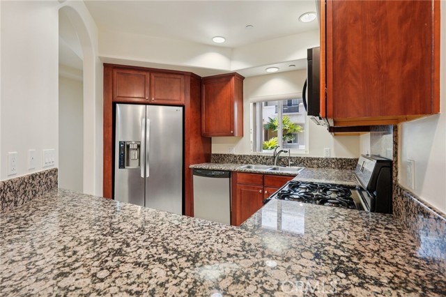 15206 Burbank Boulevard, Sherman Oaks CA: https://media.crmls.org/medias/3e64a5a8-6884-4d91-bfc1-71e3b0a9260e.jpg