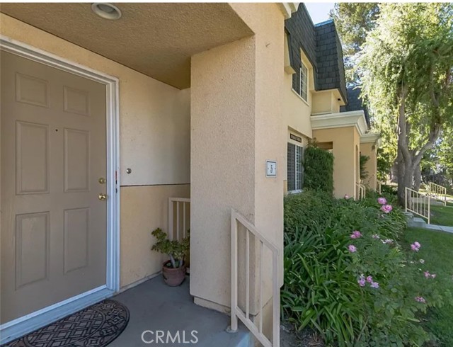 Detail Gallery Image 6 of 23 For 19110 Kittridge St #5,  Reseda,  CA 91335 - 3 Beds | 1/1 Baths