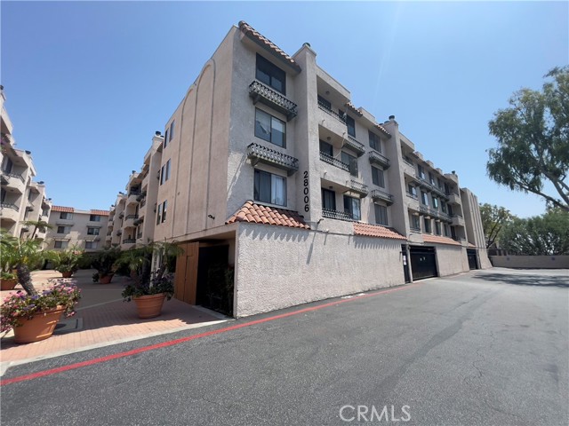 28006 Western Avenue, San Pedro, California 90732, 2 Bedrooms Bedrooms, ,2 BathroomsBathrooms,Condominium,For Sale,Western,WS24157121