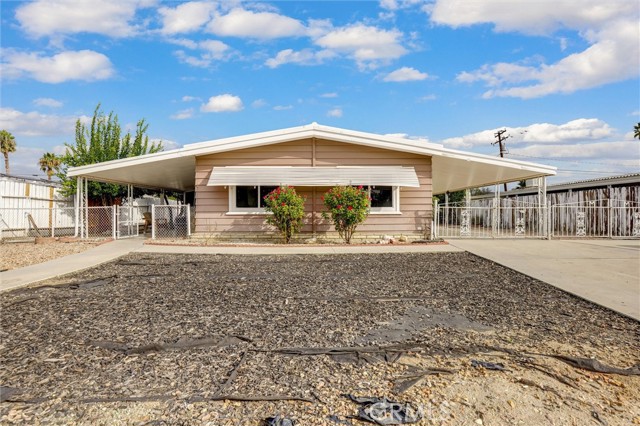 Detail Gallery Image 2 of 32 For 43434 Dessie Way, Hemet,  CA 92544 - 2 Beds | 2 Baths