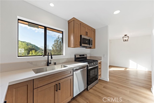 Detail Gallery Image 2 of 15 For 5036 Echo St #408,  Los Angeles,  CA 90042 - 2 Beds | 1 Baths