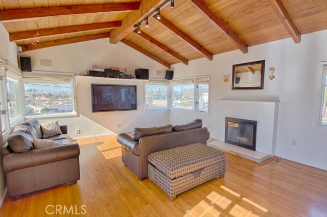304 Avenue E, Redondo Beach, California 90277, 6 Bedrooms Bedrooms, ,4 BathroomsBathrooms,Residential,Sold,Avenue E,SB13009871