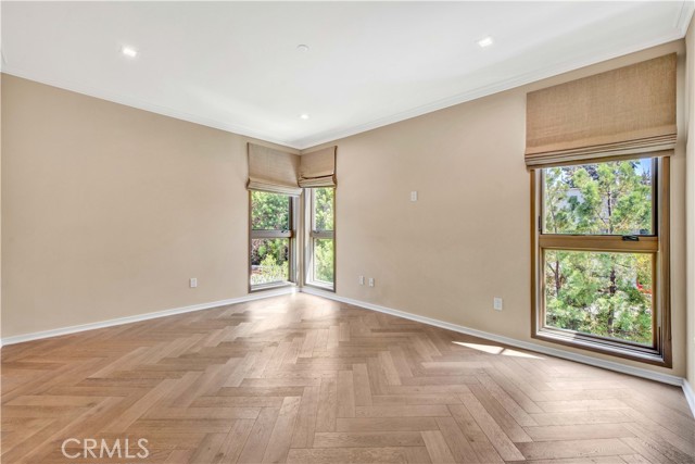Detail Gallery Image 9 of 35 For 132 N Swall Dr #201,  Los Angeles,  CA 90048 - 2 Beds | 2 Baths