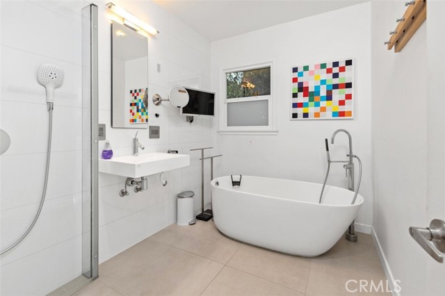 Detail Gallery Image 22 of 37 For 738 Stonehurst Dr, Altadena,  CA 91001 - 2 Beds | 1 Baths