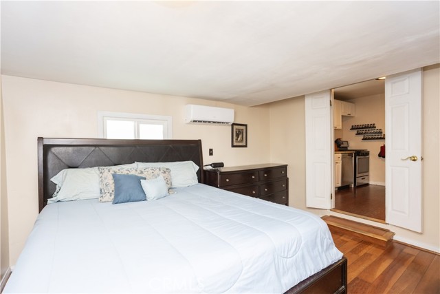 1012 Temple Ave, Long Beach CA: https://media.crmls.org/medias/3e6c0d80-ee82-42b5-af0e-273e31f6ded7.jpg