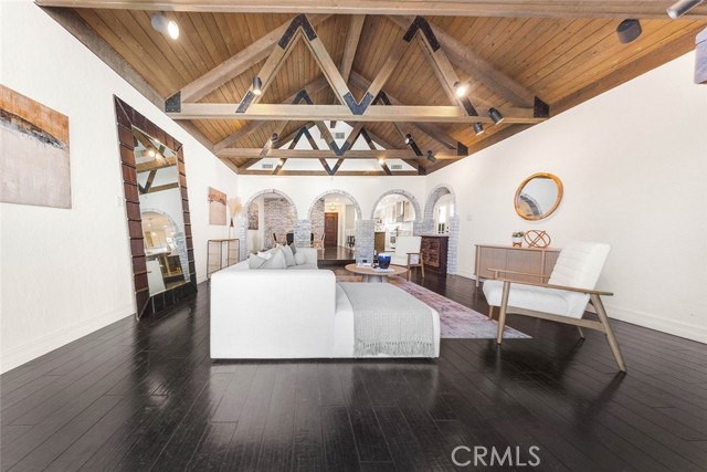 Detail Gallery Image 40 of 74 For 2950 N Lincoln St, Burbank,  CA 91504 - 3 Beds | 2 Baths