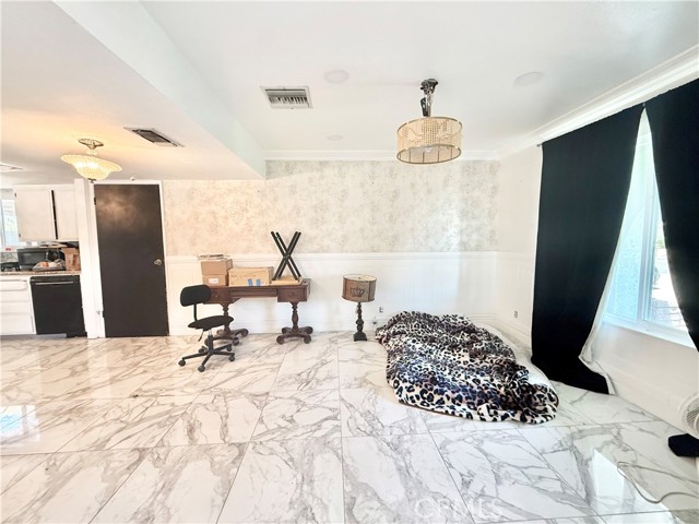 135 S Broadway St, Ridgecrest, CA 93555 photo 5
