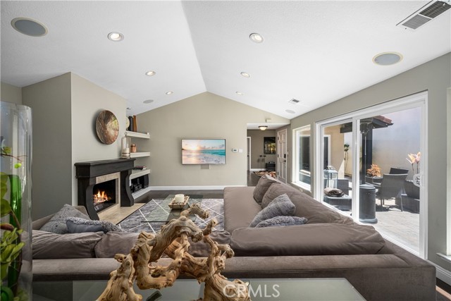 Detail Gallery Image 12 of 68 For 450 Electric, Seal Beach,  CA 90740 - 3 Beds | 2 Baths