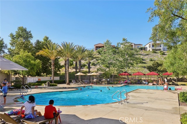 27631 Camellia Drive, Saugus CA: https://media.crmls.org/medias/3e71a30b-97d6-46fa-a206-6a42fa0d32fc.jpg