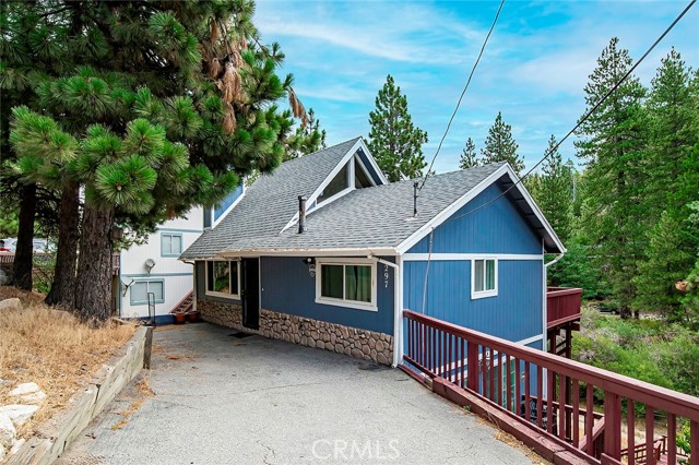 Detail Gallery Image 3 of 36 For 297 S Fairway Dr, Lake Arrowhead,  CA 92391 - 4 Beds | 2/1 Baths