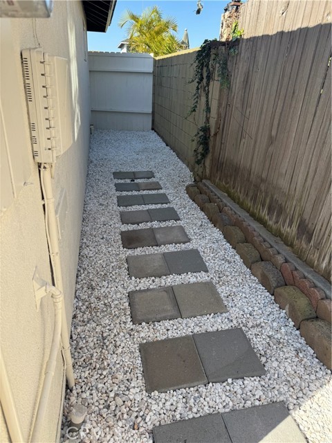 Detail Gallery Image 32 of 33 For 21142 Miramar Ln, Huntington Beach,  CA 92646 - 3 Beds | 2 Baths