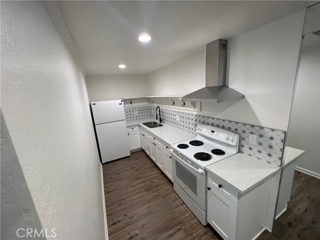 Detail Gallery Image 5 of 46 For 2821 N Los Felices Cir #2,  Palm Springs,  CA 92262 - 1 Beds | 1 Baths