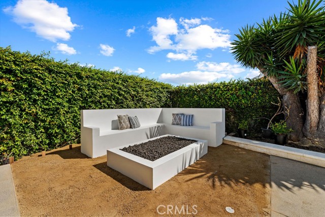 Detail Gallery Image 34 of 43 For 937 Carnation, Costa Mesa,  CA 92626 - 5 Beds | 3 Baths