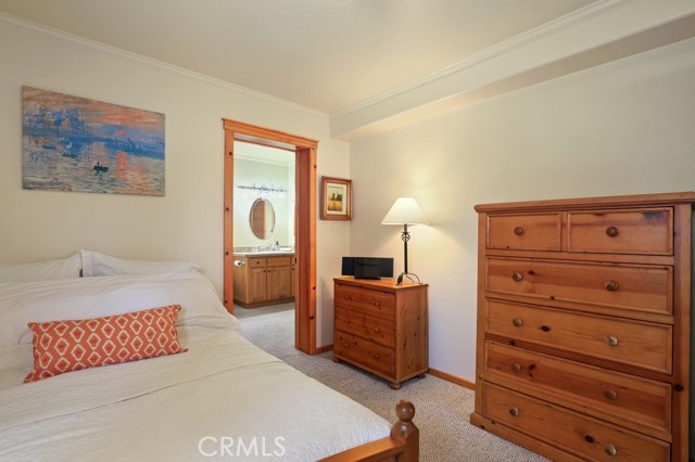 Detail Gallery Image 18 of 49 For 39061 Bayview Ln, Big Bear Lake,  CA 92315 - 2 Beds | 2 Baths
