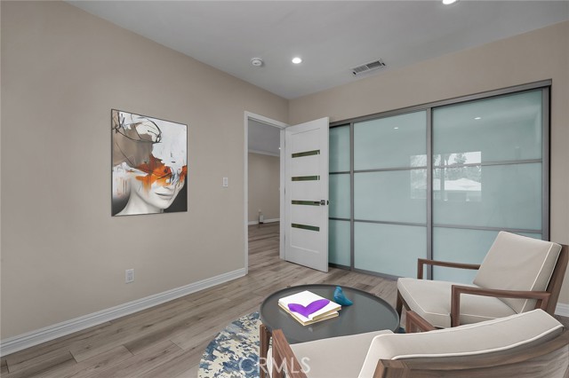 17900 Bullock Street, Encino CA: https://media.crmls.org/medias/3e7523b0-c715-4e4d-a139-56c0fe541419.jpg