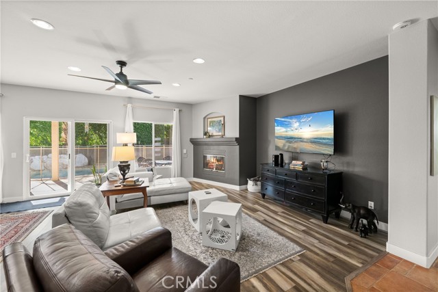 Detail Gallery Image 8 of 38 For 975 Alta Cresta, Palm Springs,  CA 92262 - 4 Beds | 3 Baths