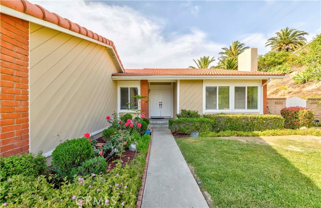 2501 Tiffany Place, Fullerton CA: https://media.crmls.org/medias/3e765a10-5749-4360-aa39-19fe6c21913a.jpg