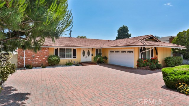 574 W 16th St, Upland, CA 91784