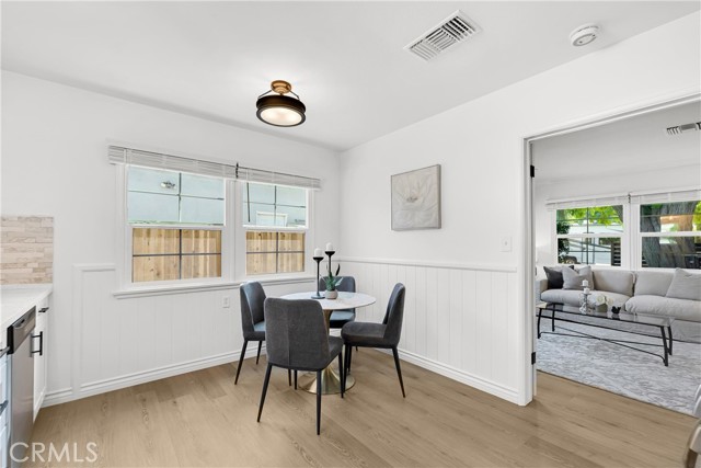 Detail Gallery Image 11 of 40 For 5550 Fallbrook Ave, Woodland Hills,  CA 91367 - 3 Beds | 2 Baths
