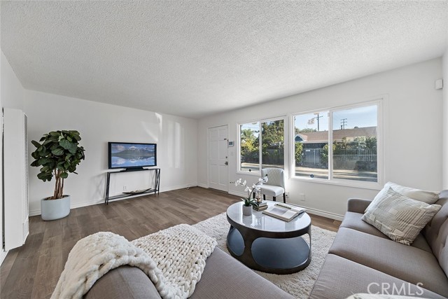 Detail Gallery Image 6 of 21 For 14616 Los Angeles St, Baldwin Park,  CA 91706 - 2 Beds | 1 Baths