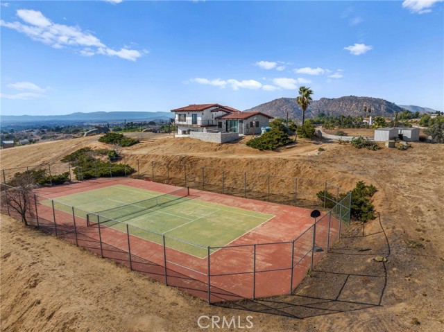 38225 Camino Sierra Road, Temecula CA: https://media.crmls.org/medias/3e77e2d8-b266-4a85-a45a-6a311d91b1e5.jpg