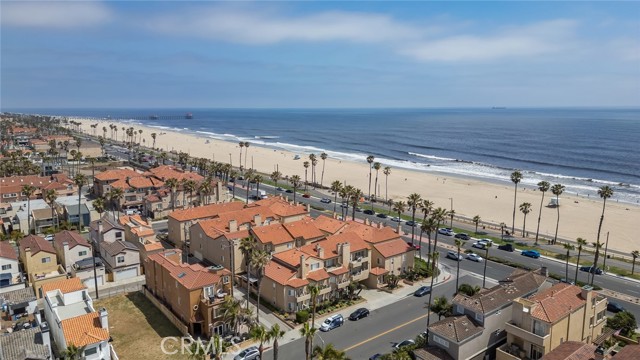 Detail Gallery Image 17 of 47 For 2000 Pacific Coast Hwy #203,  Huntington Beach,  CA 92648 - 1 Beds | 1 Baths