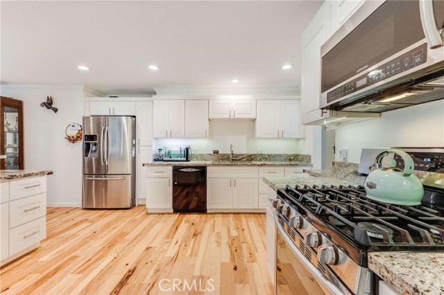 Expansive Kitchen