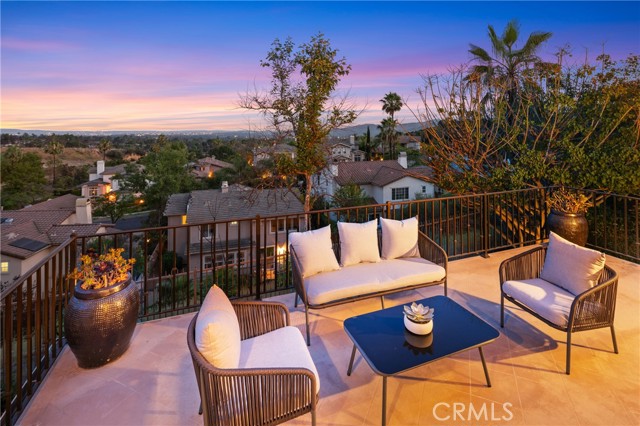 632 Hartwell Court, Altadena CA: https://media.crmls.org/medias/3e78b5c1-b2ef-47cf-bccc-ffe8994daf3b.jpg