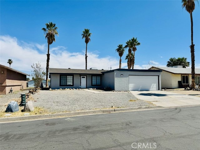 44040 Shadow Way, Desert Center CA: https://media.crmls.org/medias/3e792383-13a7-4125-8b21-c5eac77f2b91.jpg