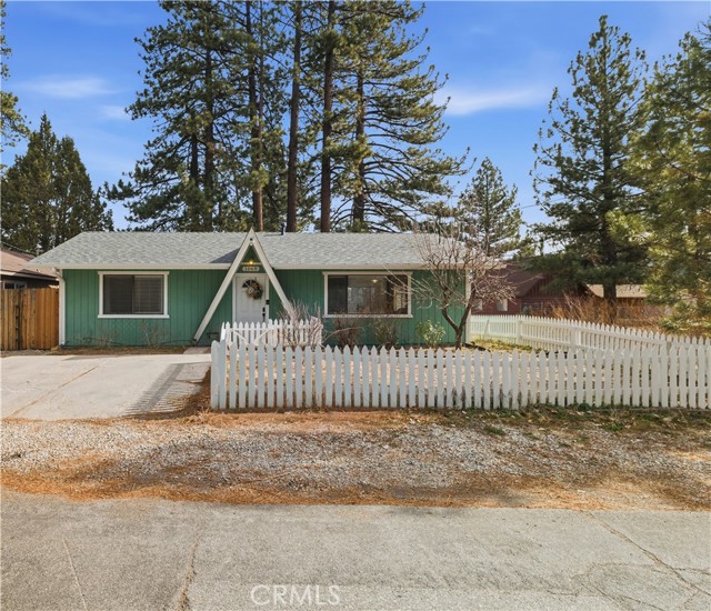 Detail Gallery Image 3 of 25 For 1068 Sierra Ave, Big Bear City,  CA 92314 - 2 Beds | 1 Baths