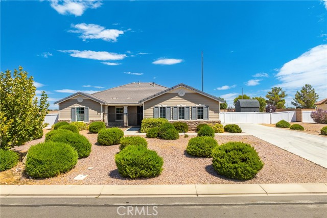 43246 Palm Lane, Lancaster CA: https://media.crmls.org/medias/3e792c80-92bc-49fc-9aca-172c76ee64ee.jpg
