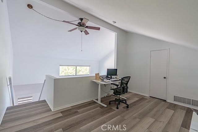 https://media.crmls.org/medias/3e79feb1-3033-473c-8364-a4f40f9d1da6.jpg?preset=X-Large