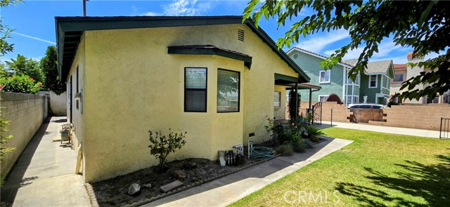 8730 N 6th, Downey CA: https://media.crmls.org/medias/3e7b404a-0df0-46e5-a820-0093a2725df3.jpg