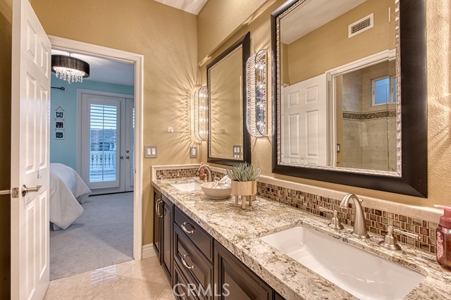 8 Joliet Drive, Coto de Caza CA: https://media.crmls.org/medias/3e7bceba-6b8d-44cf-a6ee-e7c6dba707d8.jpg