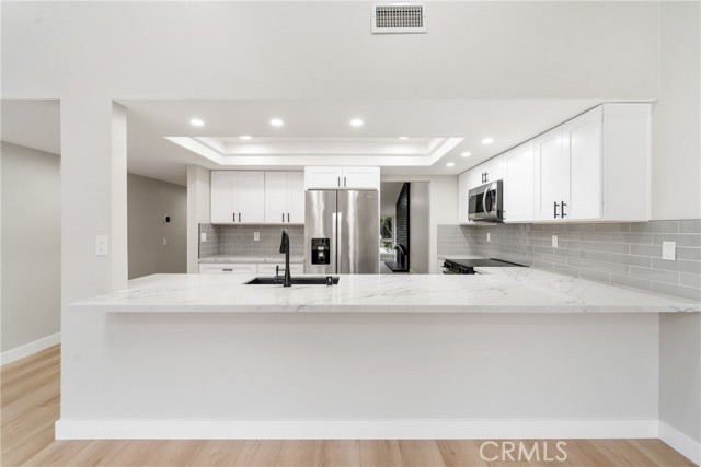 Image 8 of 25 For 9374 Fleetwood Street